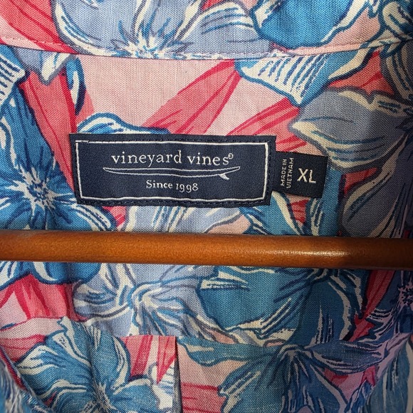 Vineyard Vines Shirt Mens XL Pink Blue Floral Hawaiian Aloha Vacation Button Up - Picture 3 of 11